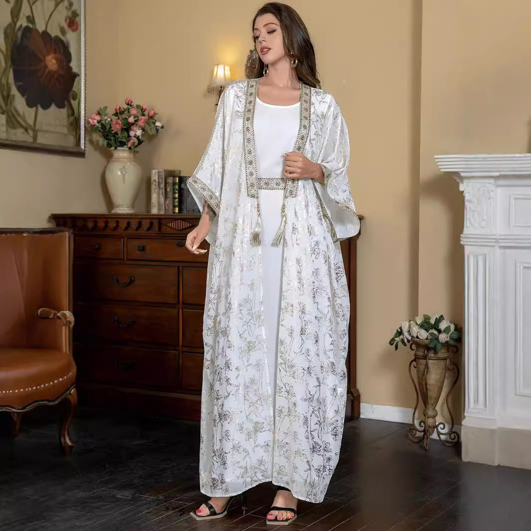 "Embracing Elegance: A Guide to Plus-Size Abayas in Oman